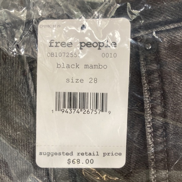 NWT Free People Romeo Rolled Cut Off Shorts in Black Mambo - Picture 5 of 5